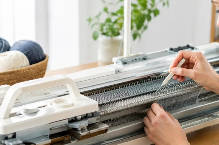 Strickmaschinen-Wartung für Einsteiger richtig beginnen