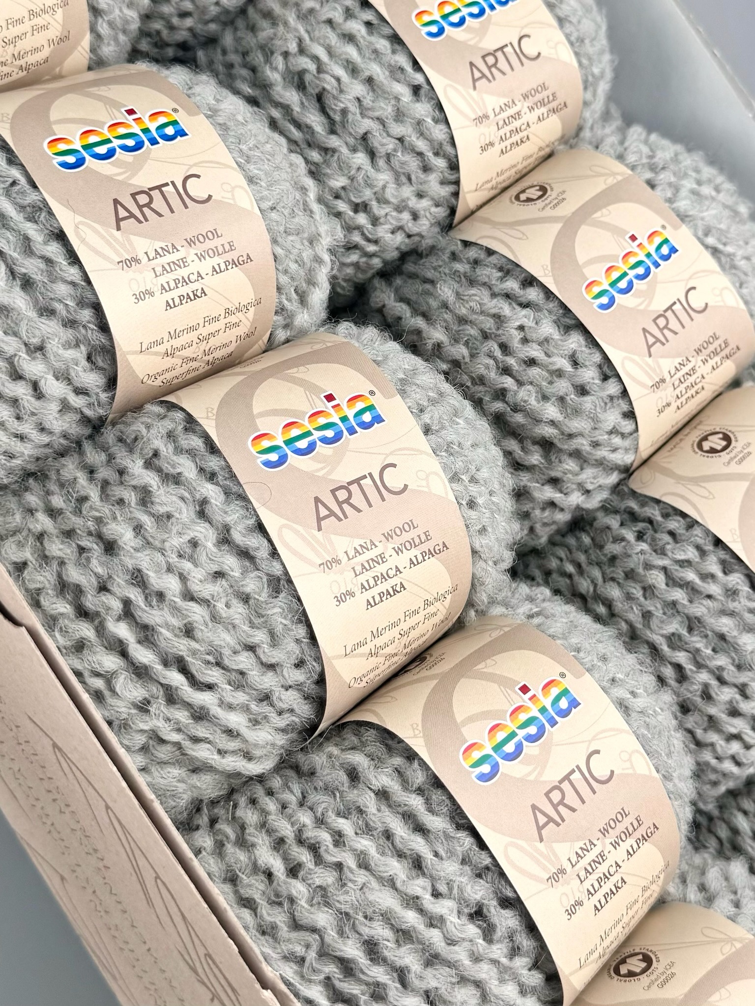 Sesia Art. Artic – GOTS Bio-Garn aus 70 % Bio-Schurwolle, 30 % Alpaka col. Hellgrau 0046 (10 Knäuel)