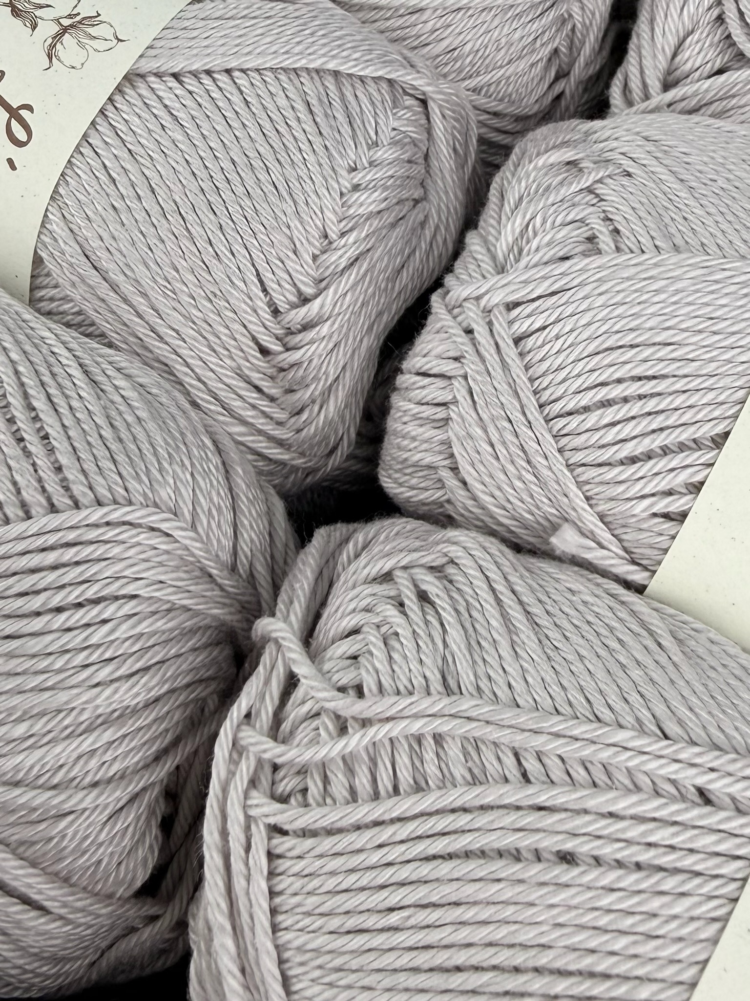 L’eccellenza – 100 % merzerisierte Baumwolle 125 m/ 50g col. Hellgrau 2005  (10 Knäuel)