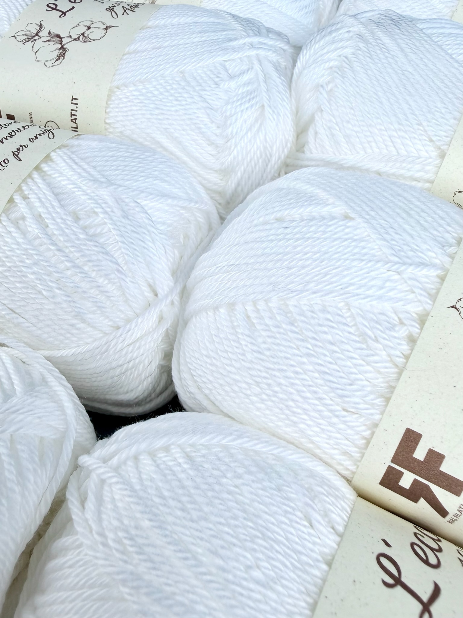 L’eccellenza – 100 % merzerisierte Baumwolle 125 m/ 50g col. Weiss 2013 (10 Knäuel)