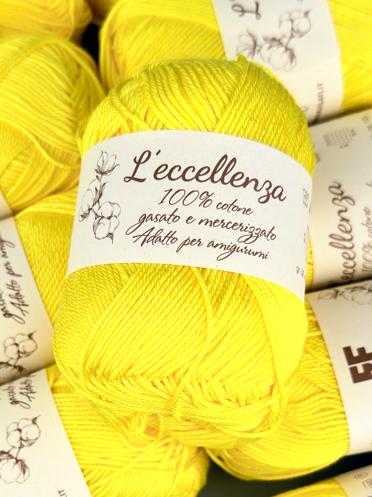 L’eccellenza – 100 % merzerisierte Baumwolle 125 m/ 50g col. Leuchtendes Zitronengelb 2050 (10 Knäuel) foto 2