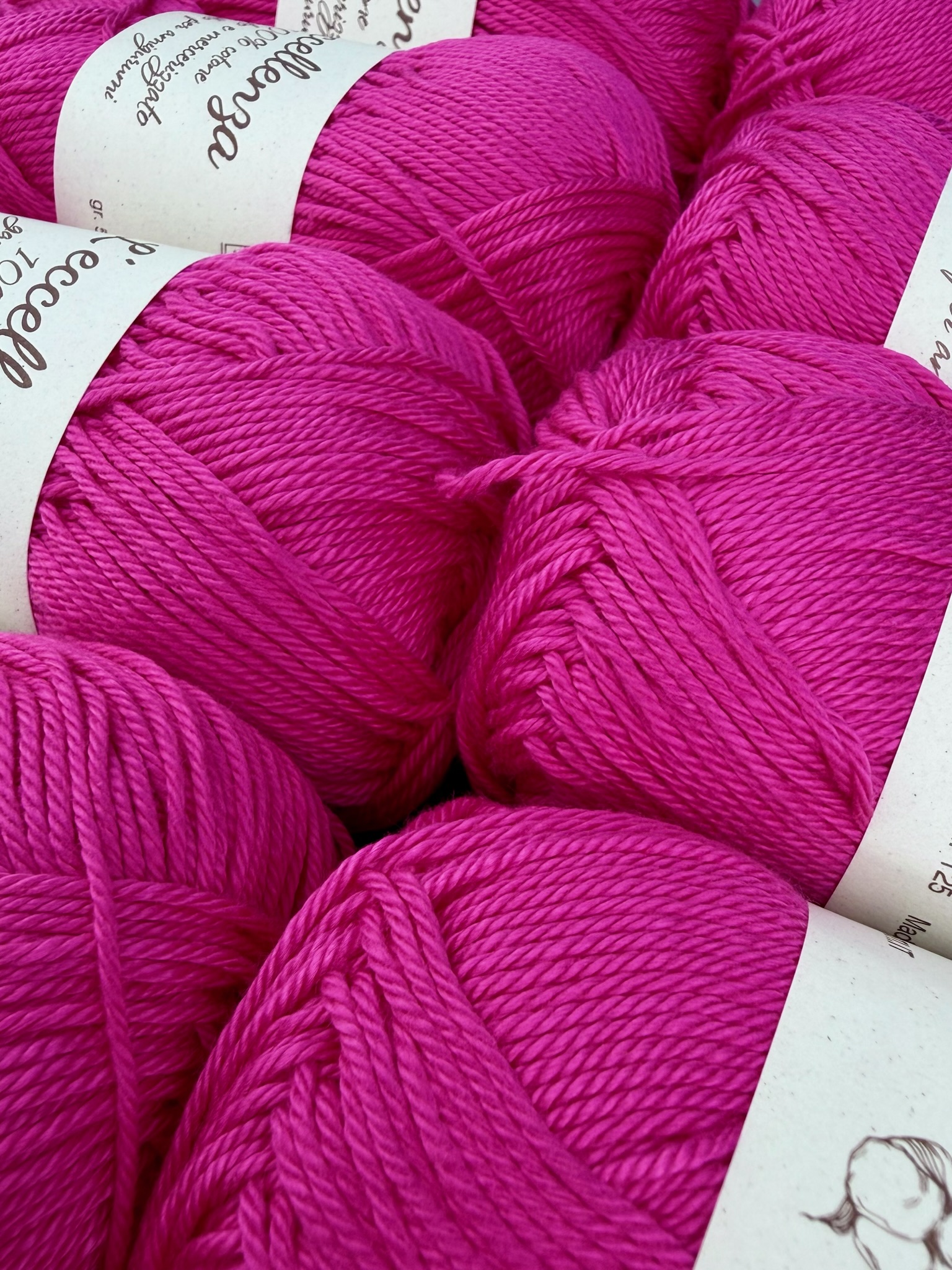 L’eccellenza – 100 % merzerisierte Baumwolle 125 m/ 50g col. Fuchsia 2105 (10 Knäuel)