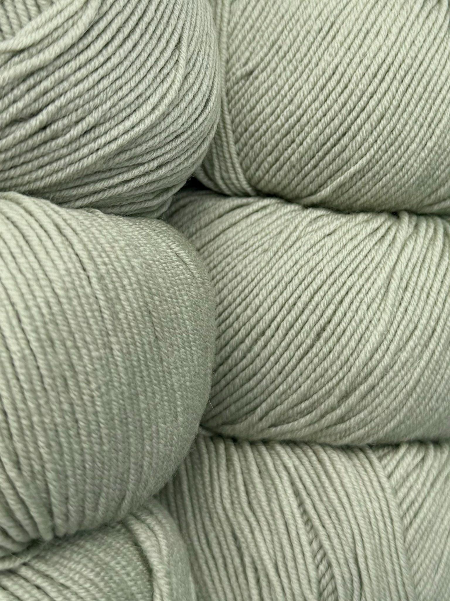 Art. Prezioso (10 gomitoli) – 100% lana merino extrafine superwash col. salvia pistacchio foto 2