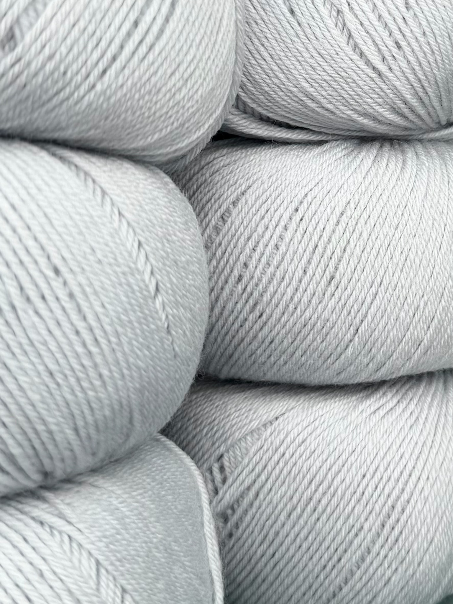 Art. Prezioso (10 gomitoli) – 100% lana merino extrafine superwash col. Grigio chiaro foto 2