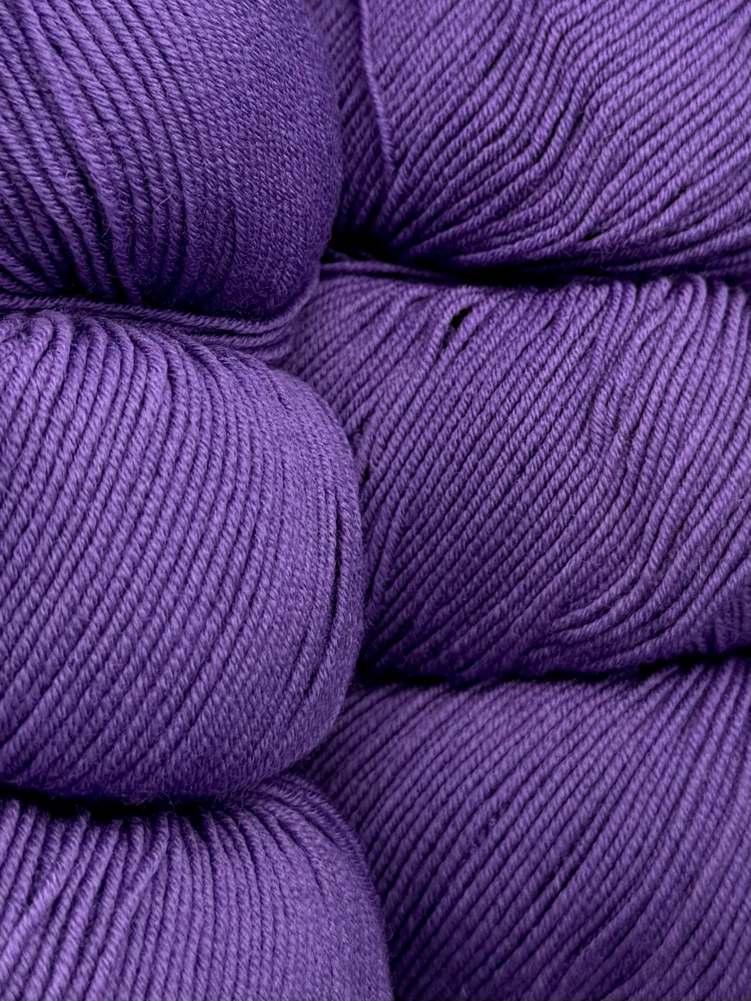 Art. Prezioso (10 gomitoli) – 100% lana merino extrafine superwash col. Viola ametista foto 2