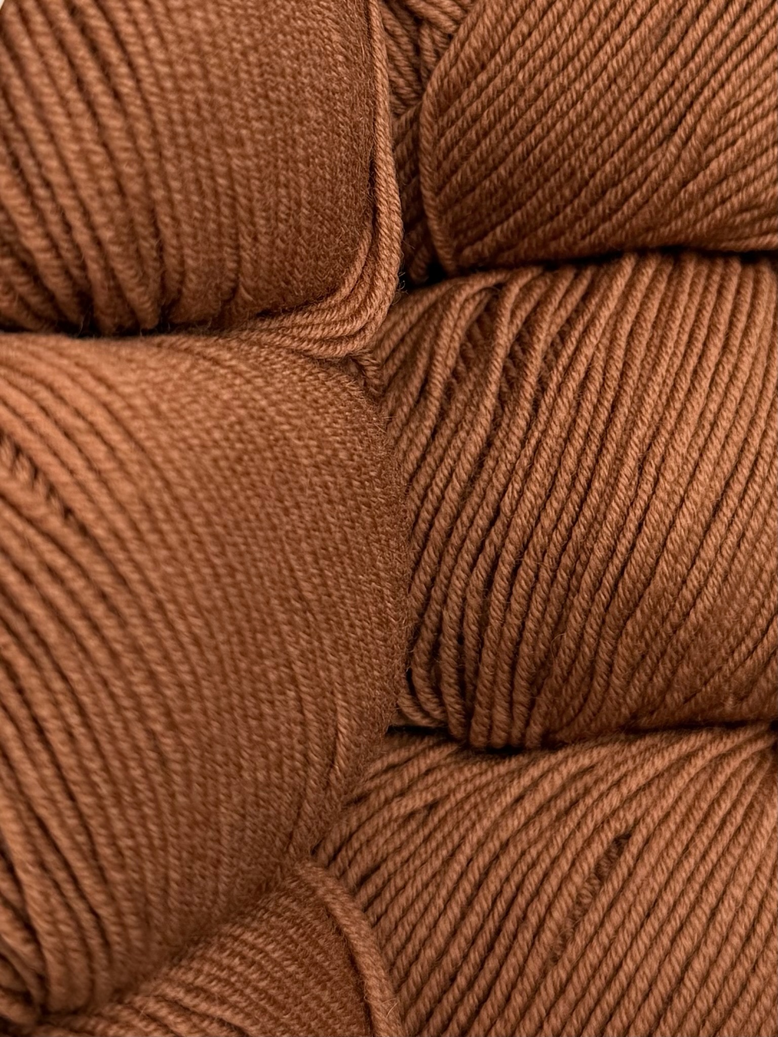 Art. Prezioso (10 Knäueln) – 100 % extrafeine Merinowolle Superwash col. Cognac 722-2 foto 2