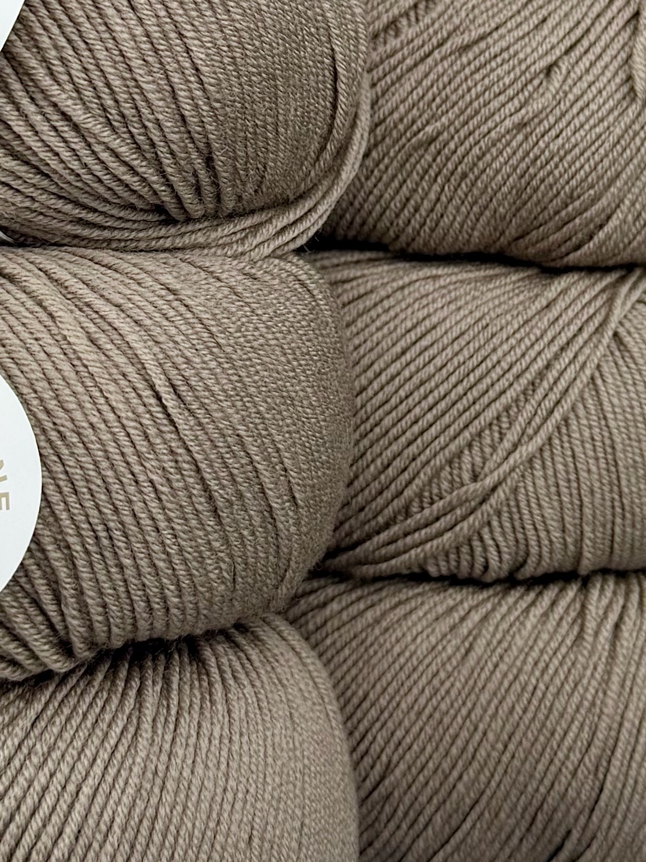 Art. Prezioso (10 gomitoli) – 100% lana merino extrafine superwash col. Taupe 251-1 foto 2