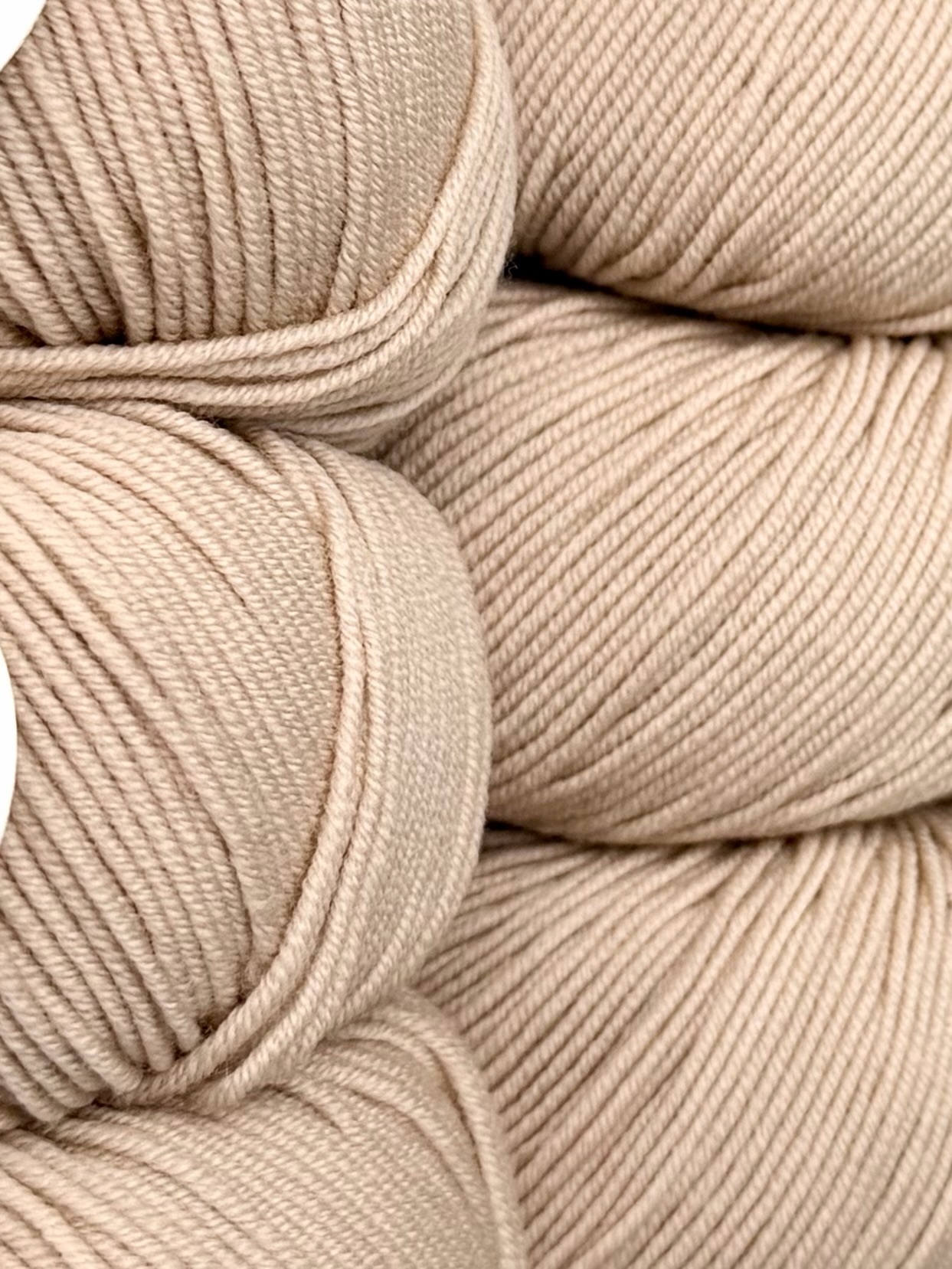 Art. Prezioso (10 gomitoli) – 100% lana merino extrafine superwash col. Beige caldo 15-5 foto 2