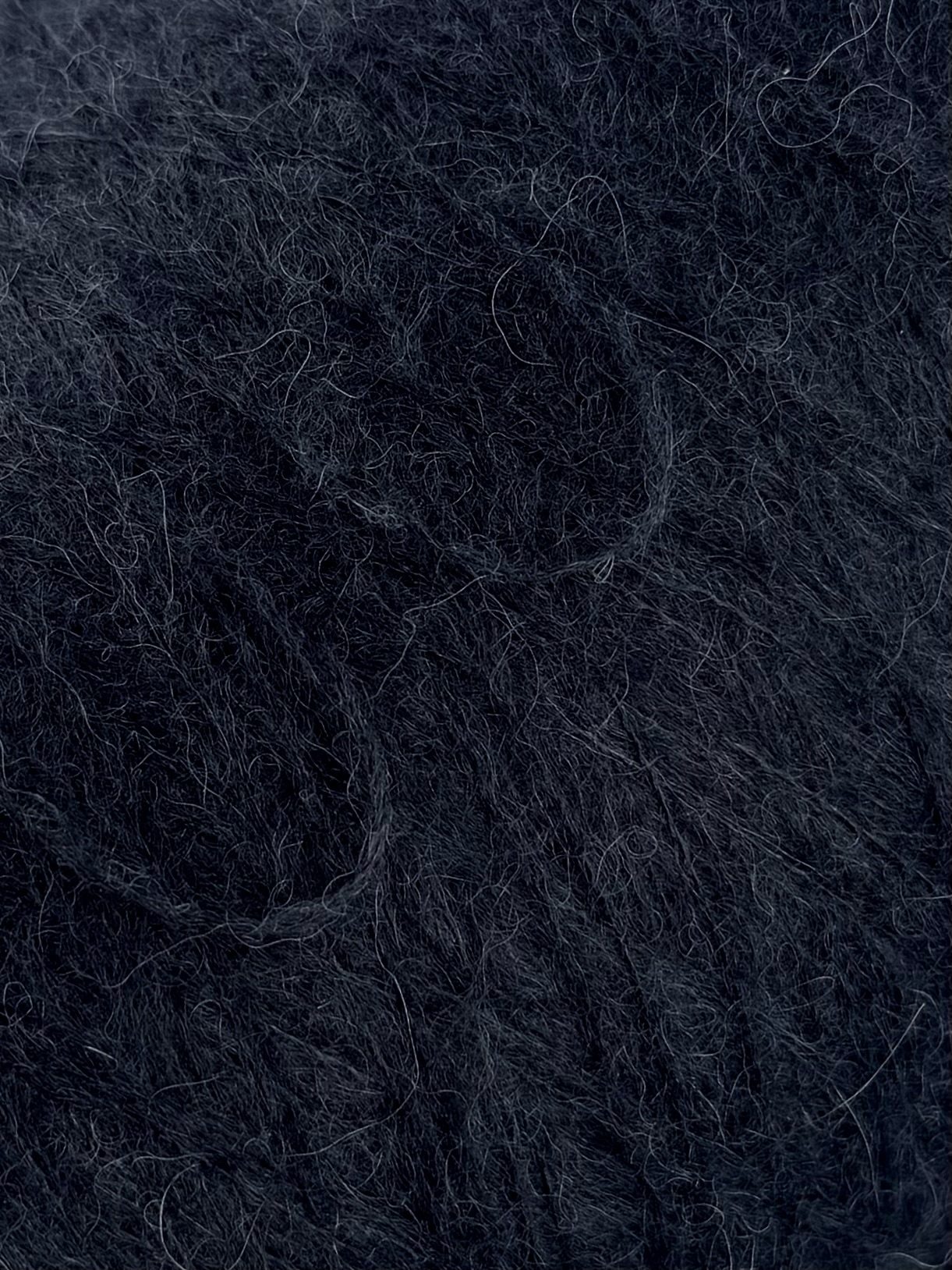 Filosophy Art. Piuma 1000 m / 100 g – Ultraleichtes Garn aus Babyalpaka col. 320 Navyblau