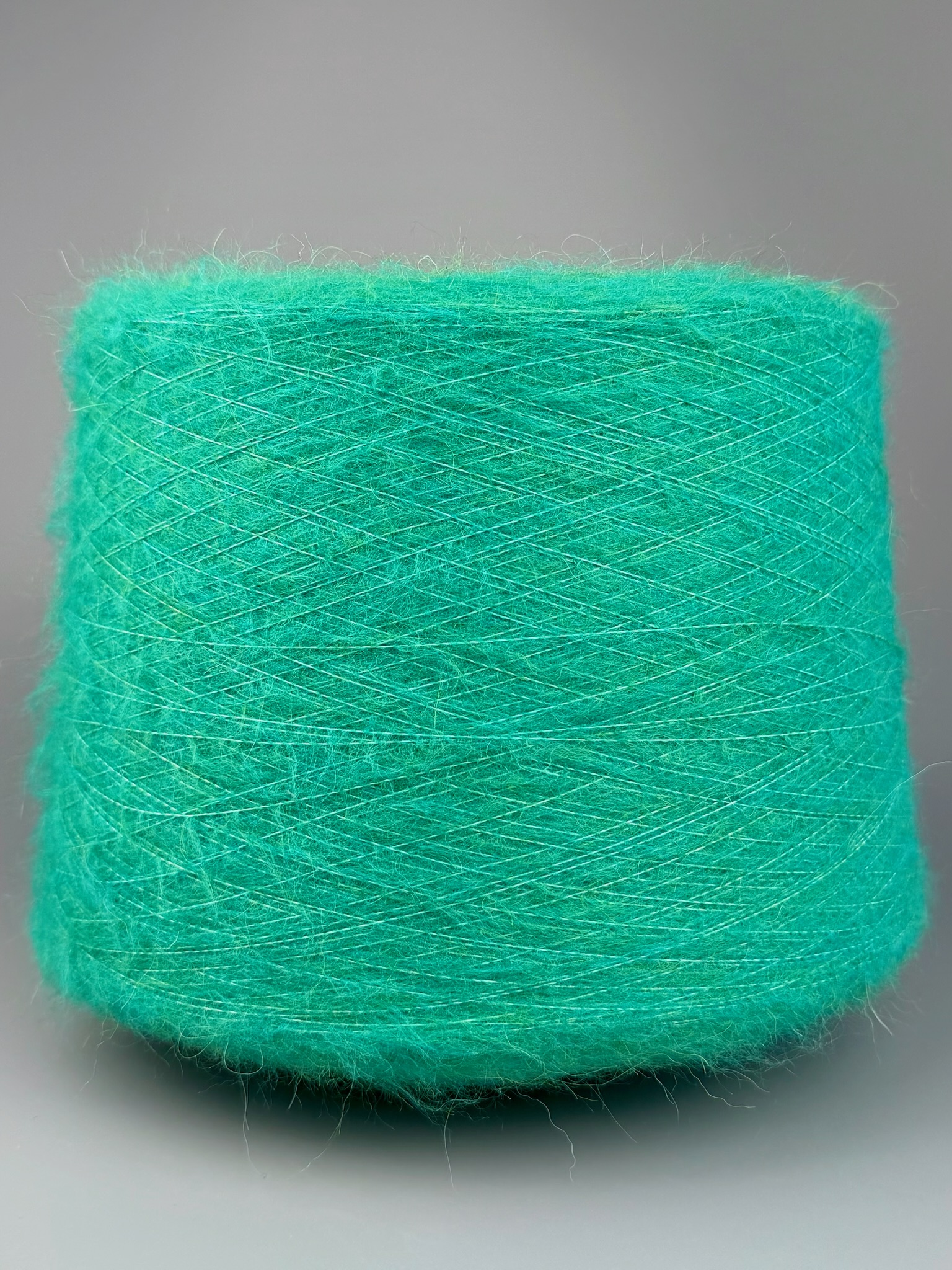 Millefili Art. Aff-Hair 900 m / 100 g – Ultraleichtes, volumiges Garn mit Babyalpaka col. Smaragdgrün 132832 foto 2