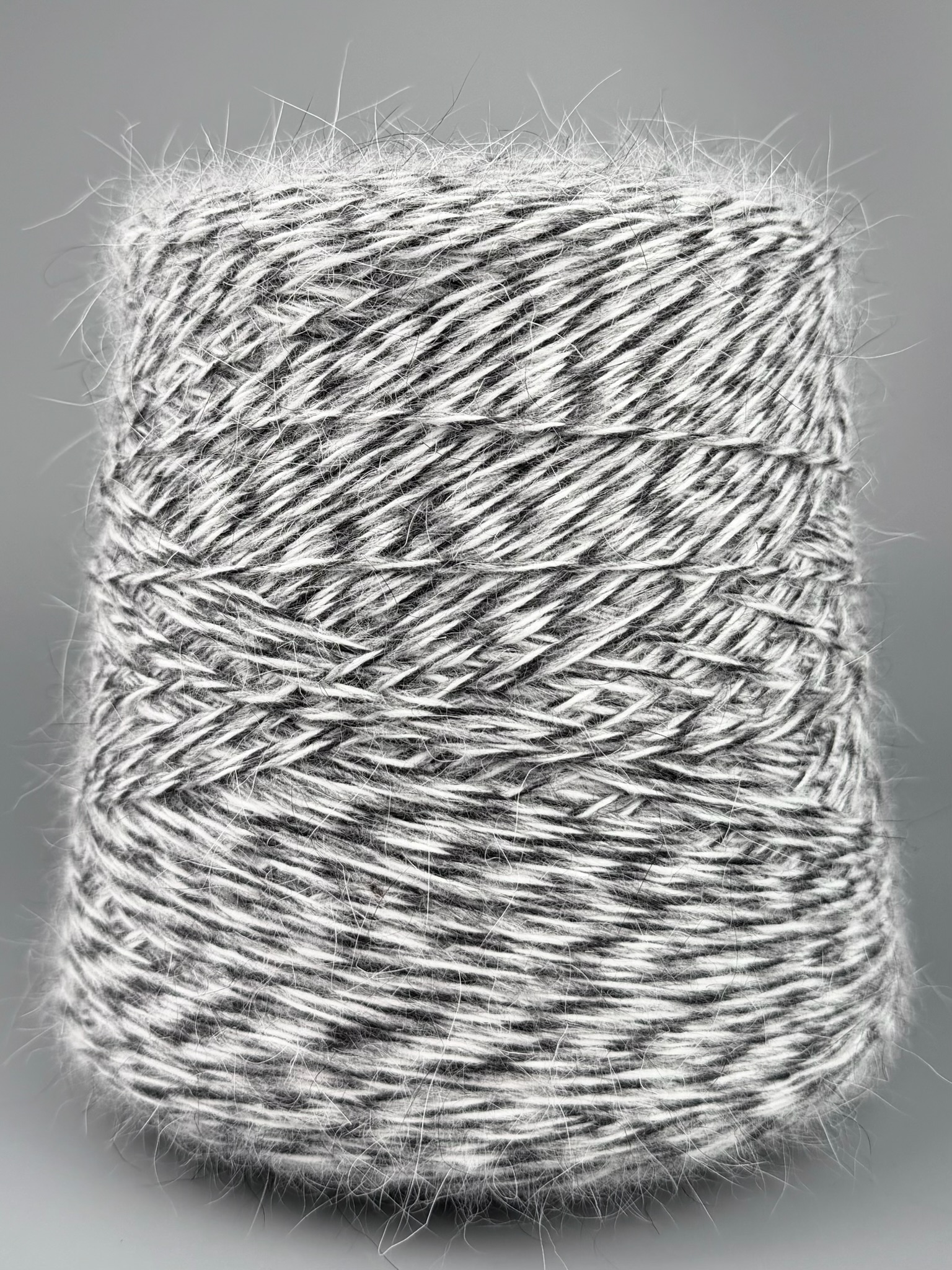 Biagioli Modesto Yuma 3/9 – Angora Garn mit Mélange-Effekt foto 2