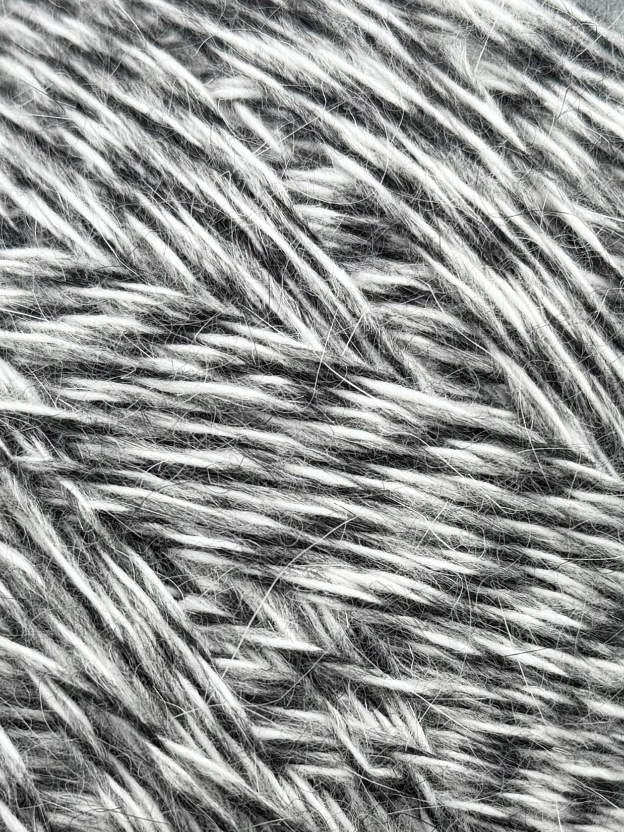 Biagioli Modesto Yuma 3/9 – Angora Garn mit Mélange-Effekt