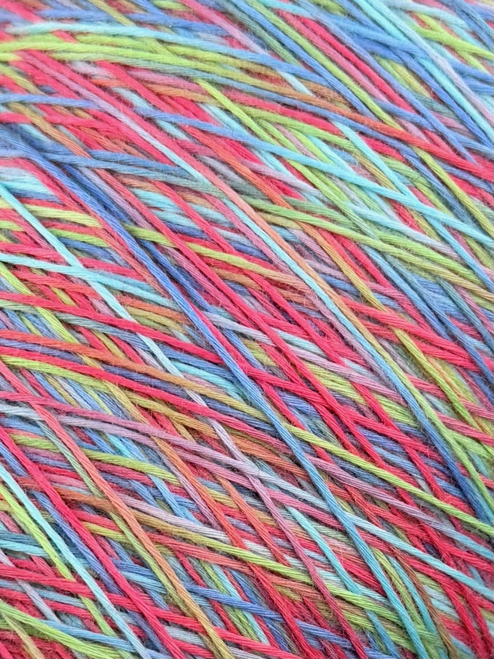 Zimpfer Wolle Art. Mimi Multicolor 500 m / 100 g – Garn aus Bambus und Seide col. Floreale