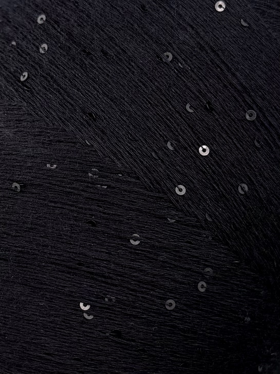 Art. Diamanté – Baumwolle, Kaschmir mit Mikropailletten col. Tiefschwarz 1000 m / 100 g