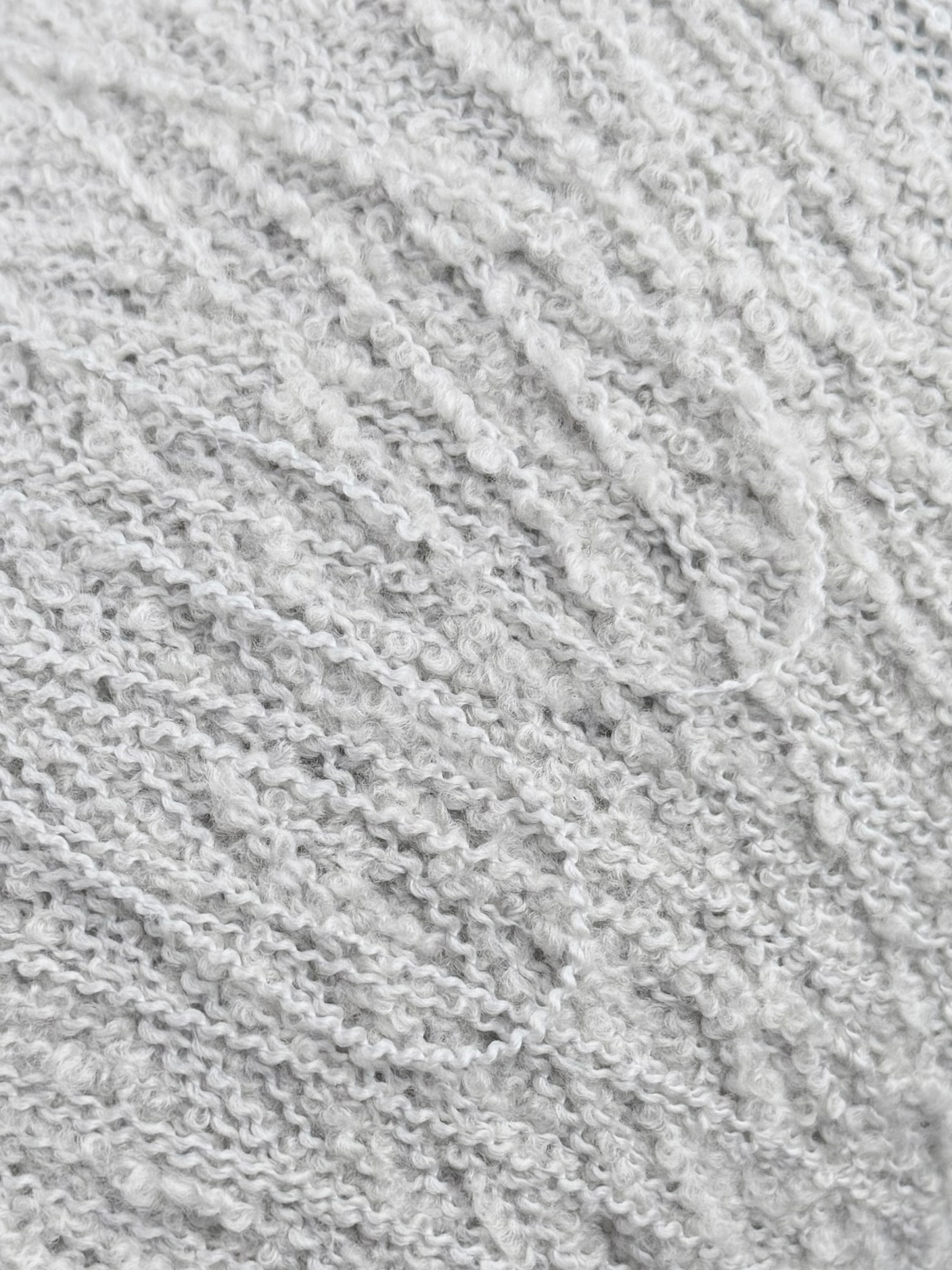 Millefili Art. Zorro 630m/100g – Bouclé-Garn Ultrafine-Wolle col. Hellgrau 35002