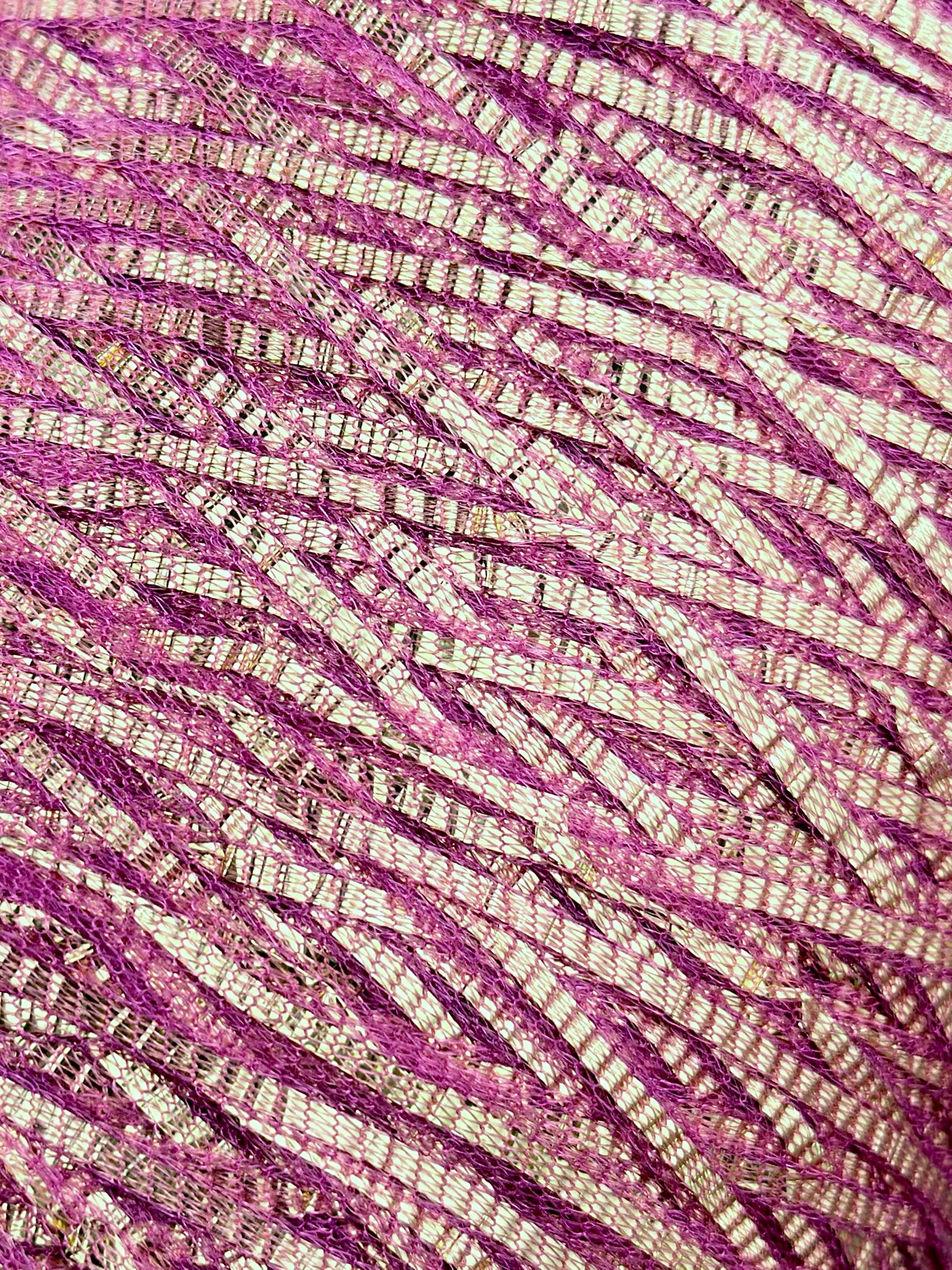 Taiheishoukai TAX2101 Nm 1/4.5 – Effektgarn mit Silberfolie col. Malvenrosa