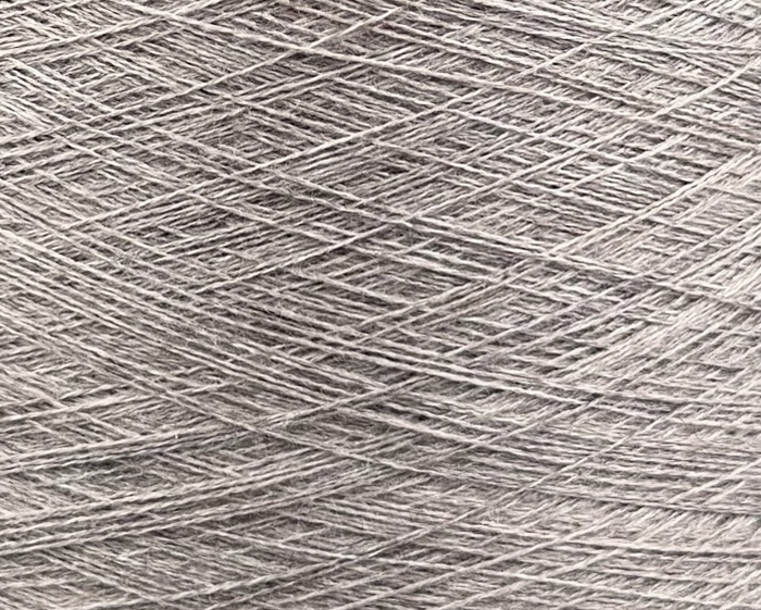 Cariaggi Art. ZEFIRO Nm 2/60 (PPSK046) – 60 % Merinowolle Extrafine, 30 % Seide, 10 % Kaschmir col. Kühles Taupe 31329