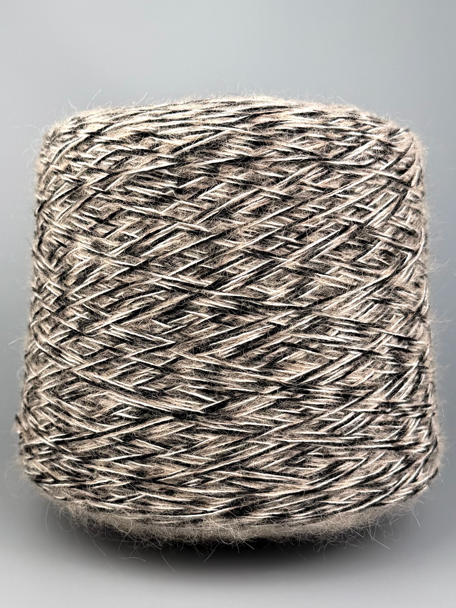 Art. Moulinè – Filato con Lana Merino, Super Kid Mohair, Alaca col. Beige, bianco naturale, nero 335 m / 100 g foto 2
