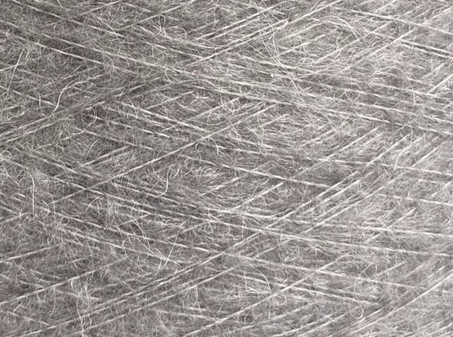 Art. Matri 900 m / 100 g – Garn mit Kid Mohair col. Perlgrau