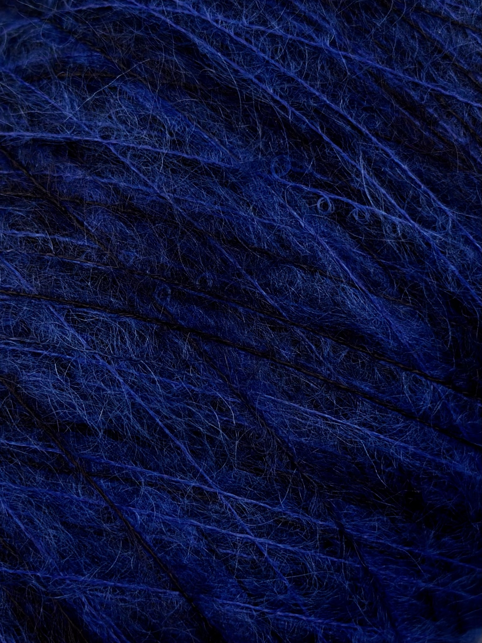 Zimpfer Wolle Selezione – Fil 65 % Kid Mohair 35 % polyamide col. Bleu nuit et bleu royal dégradé 1500 m / 100 g