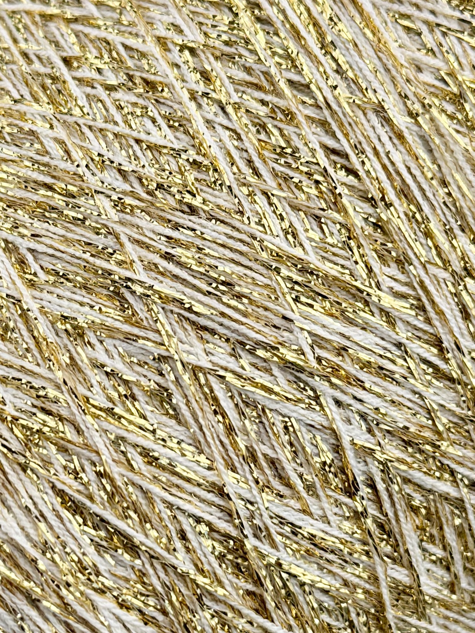 Lurex Viskose mit Elasthan 1270m/100 g – Outlet – Glanzgarn Gold