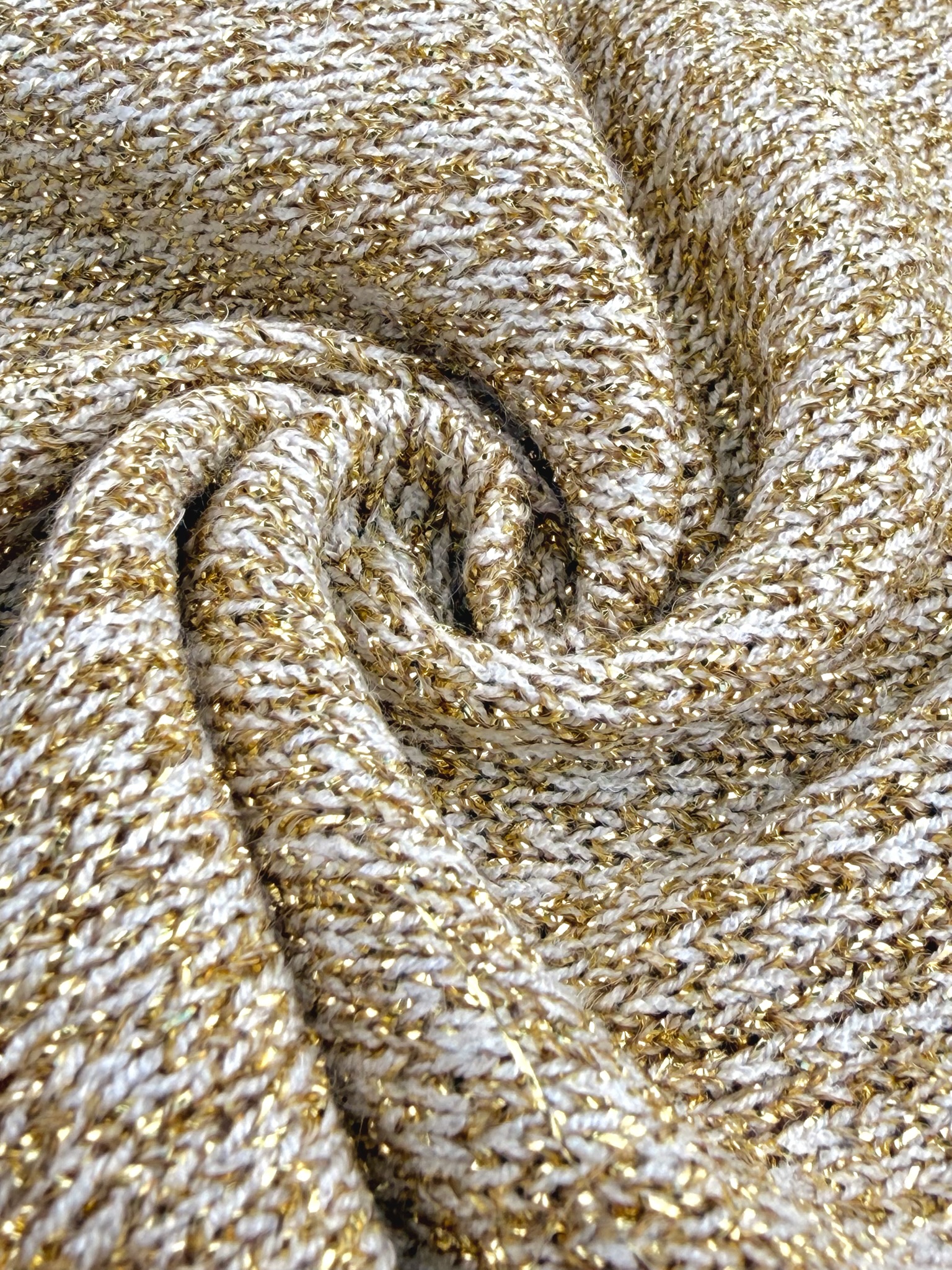 Lurex Viskose mit Elasthan 1270m/100 g – Outlet – Glanzgarn Gold foto 3