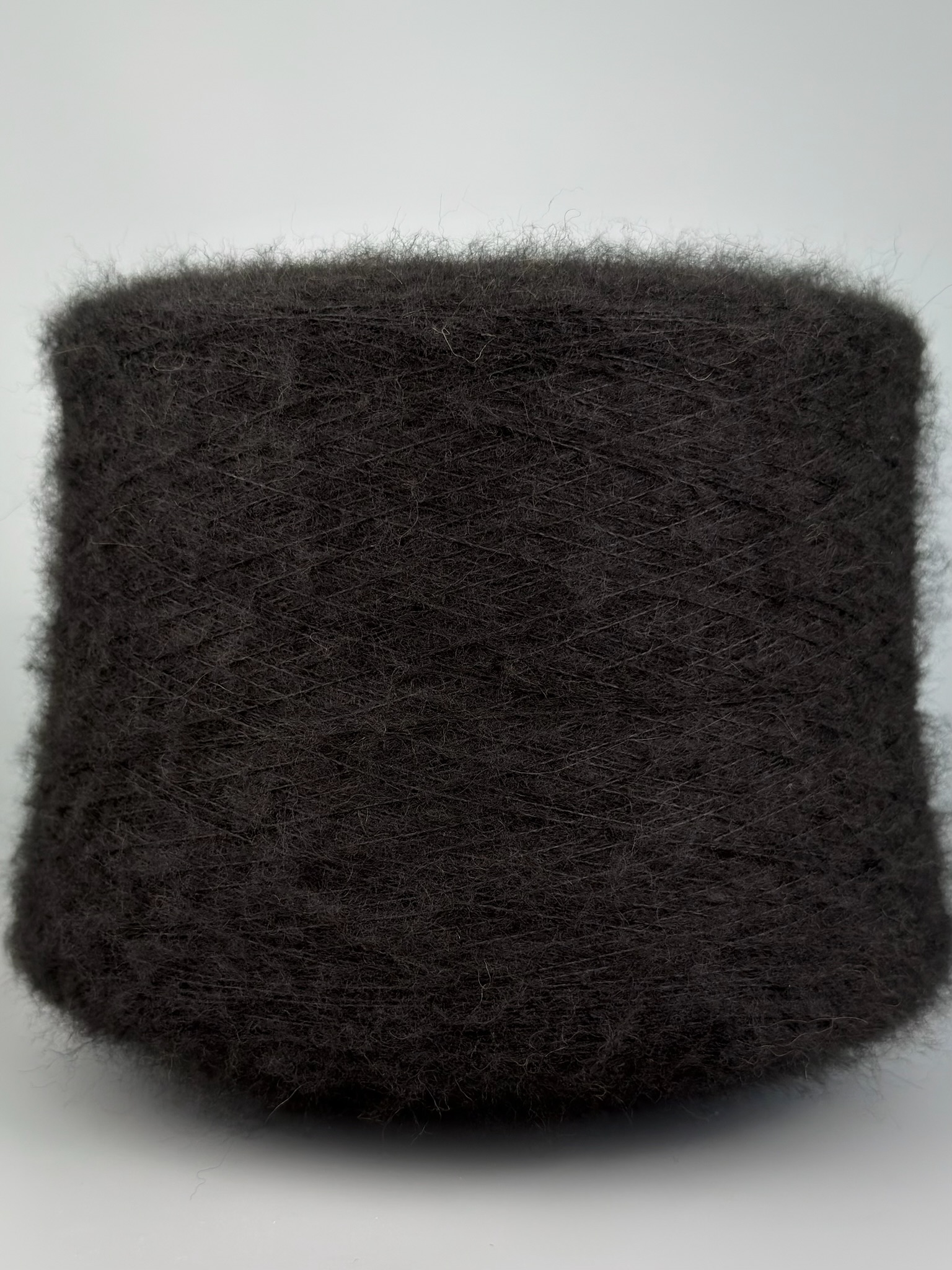Weiches Garn mit Kid Mohair, Alpaka und Elasthan col. Schwarz 1000 m / 100 g foto 2