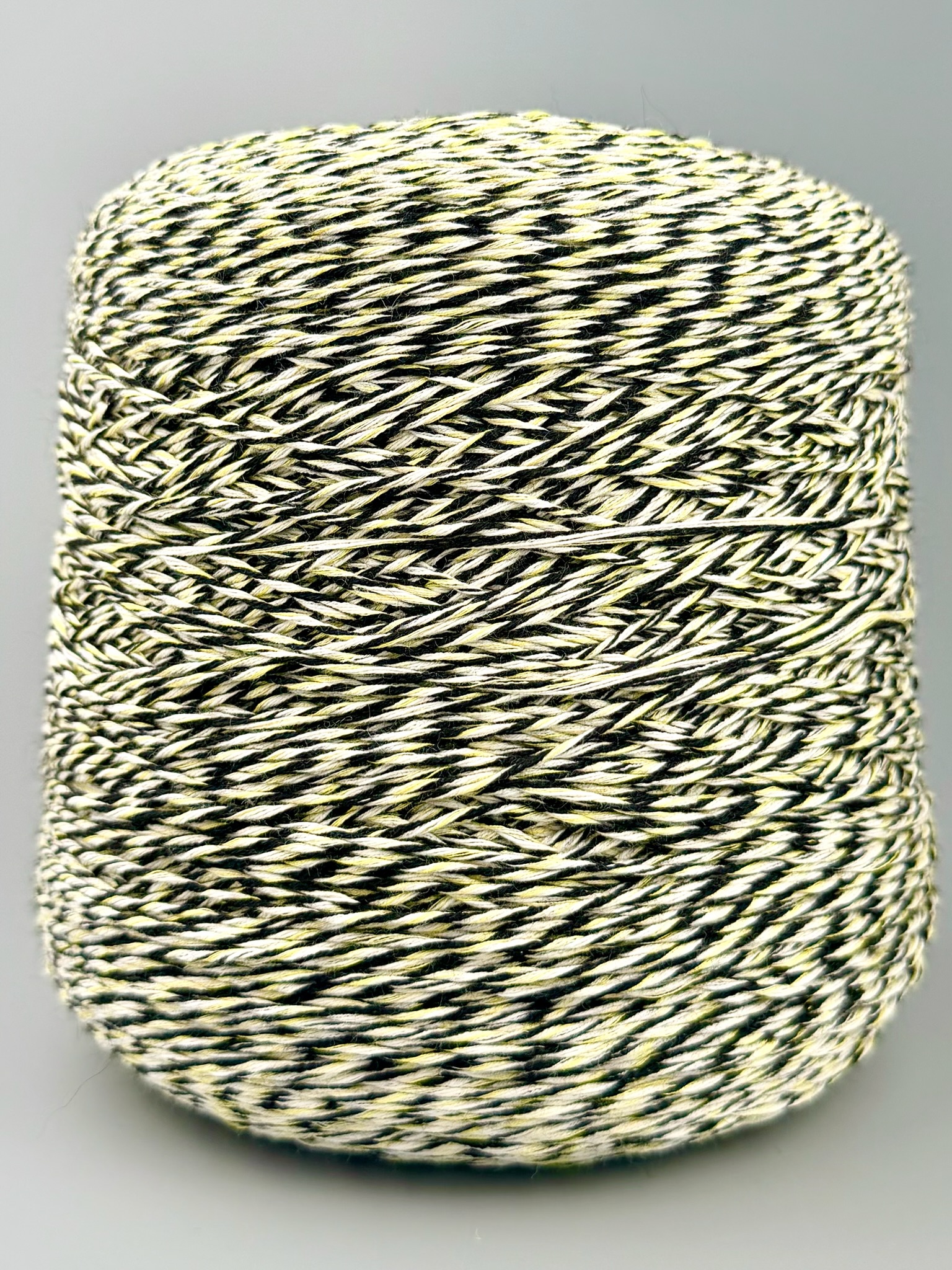 Outlet 26 – Mouliné Designgarne 200–300 m / 100 g foto 2