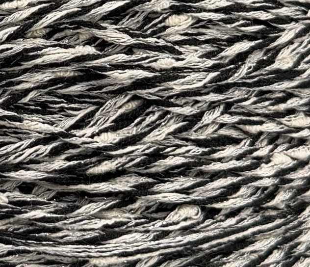 Outlet 27 – Mouliné Designgarne 200–300 m / 100 g