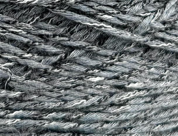 Outlet 33 – Mouliné Designgarne 200–300 m / 100 g