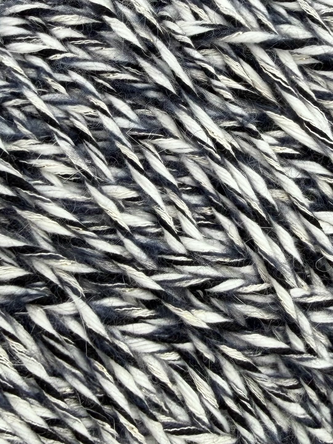 Outlet 36 – Mouliné Designgarne 200–300 m / 100 g