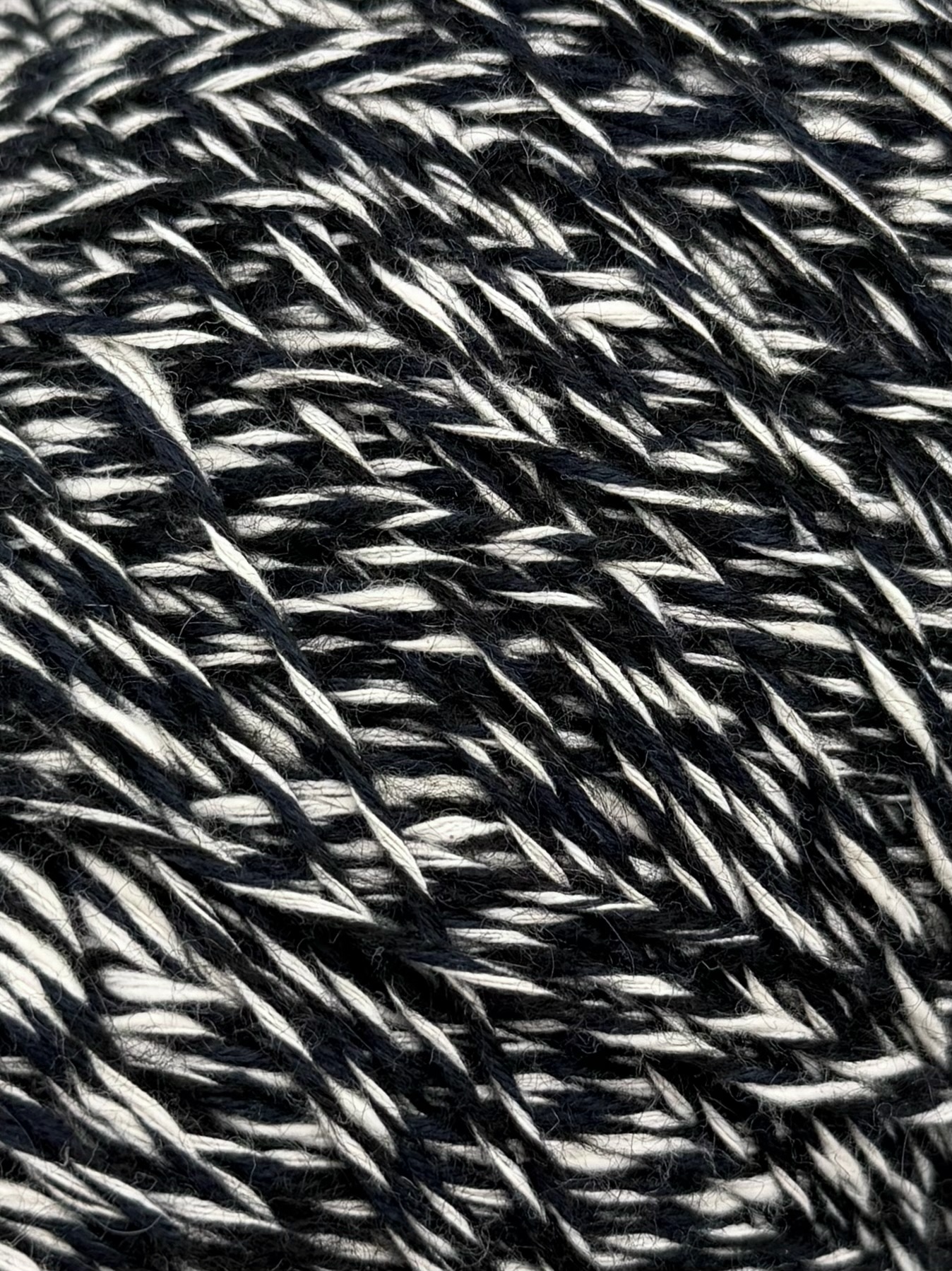 Outlet 74 – Fils mouliné design 200–300 m / 100 g