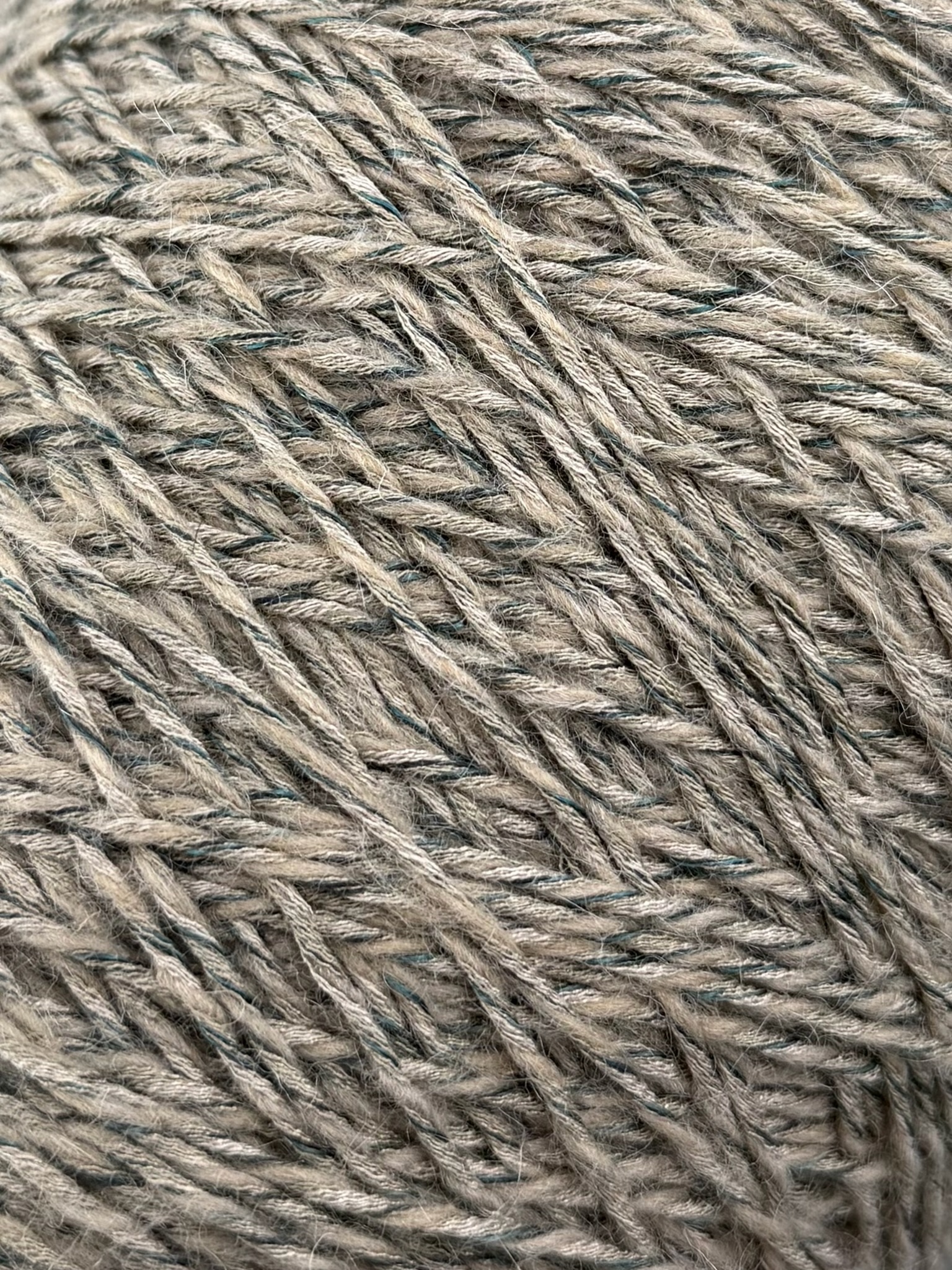 Outlet 77 – Fils mouliné design 200–300 m / 100 g