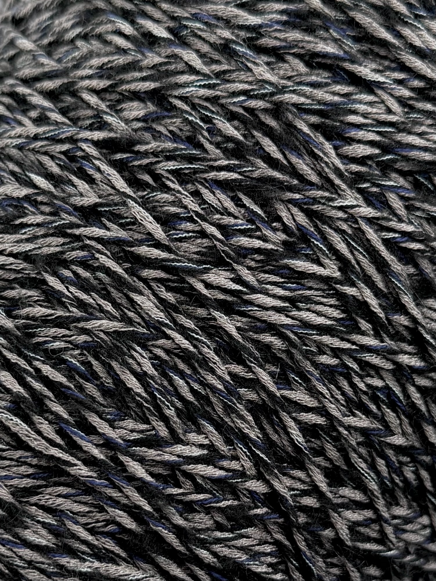 Outlet 87 – Fils mouliné design 200–300 m / 100 g