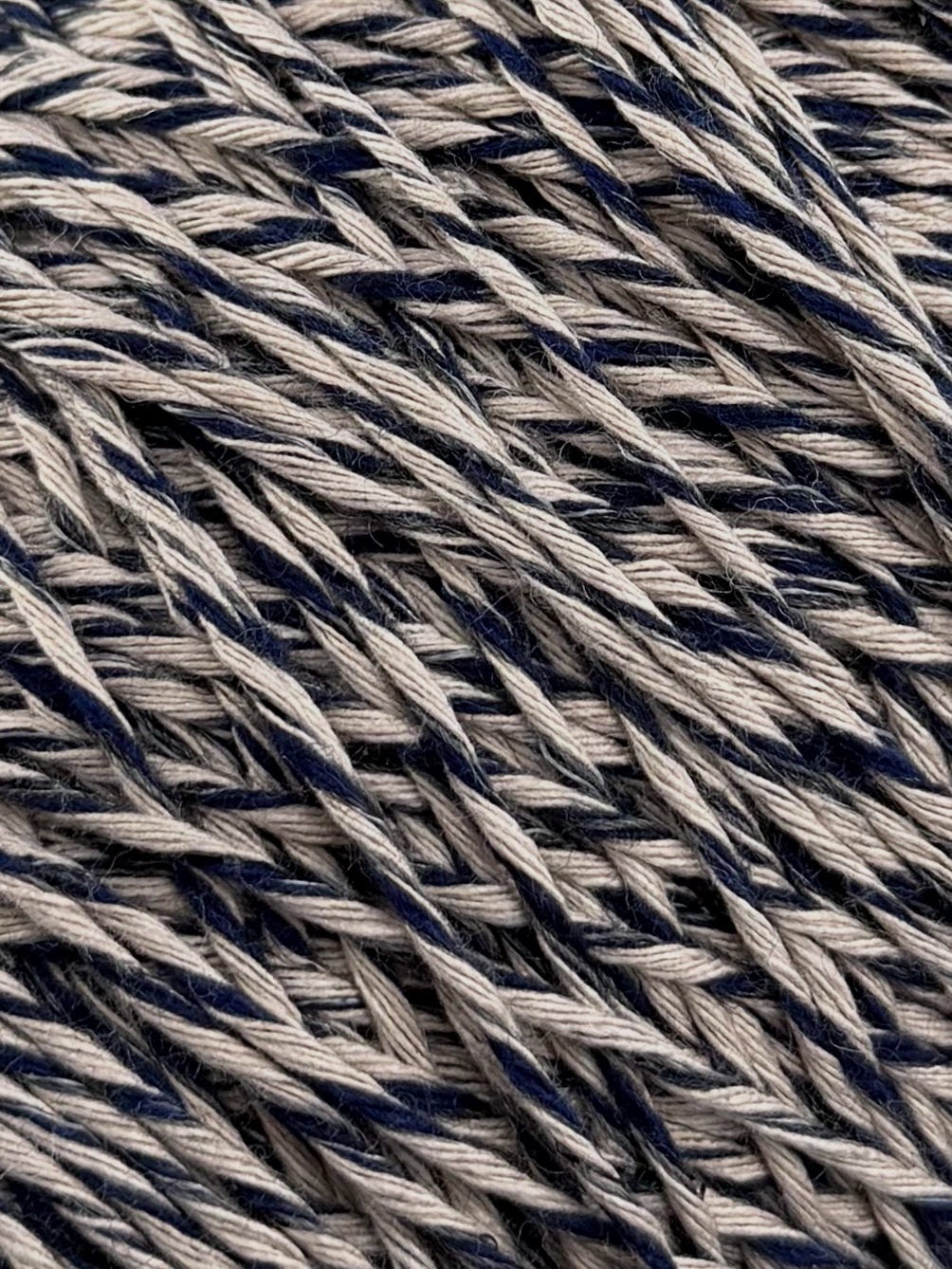 Outlet 91 – Fils mouliné design 200–300 m / 100 g