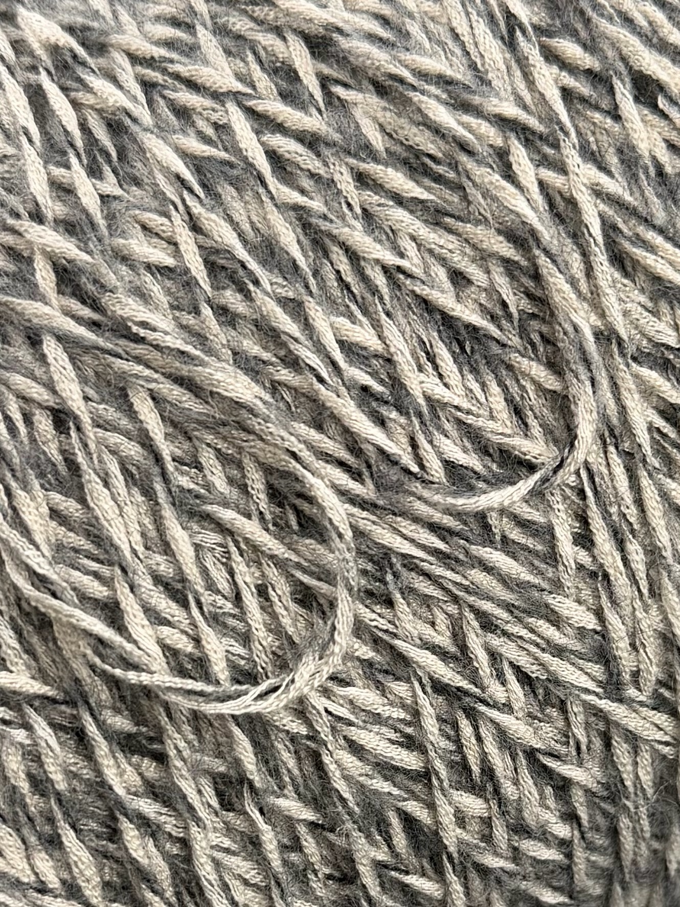 Outlet 11 – Mouliné Designgarne 200–300 m / 100 g