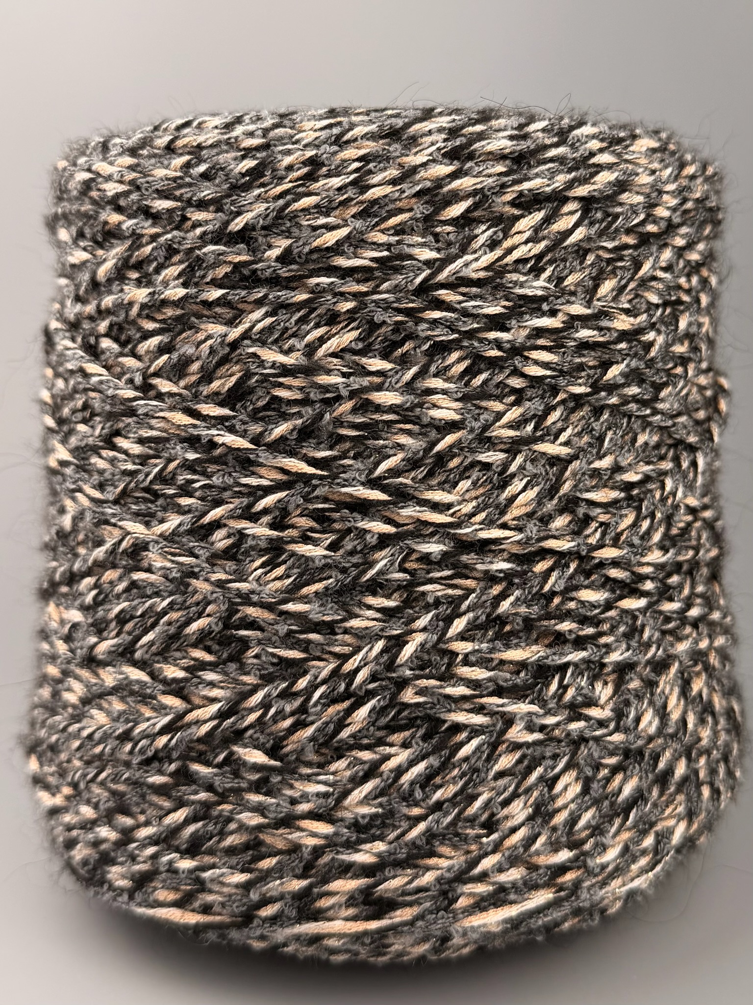 Outlet 16 – Mouliné Designgarne 200–300 m / 100 g foto 2