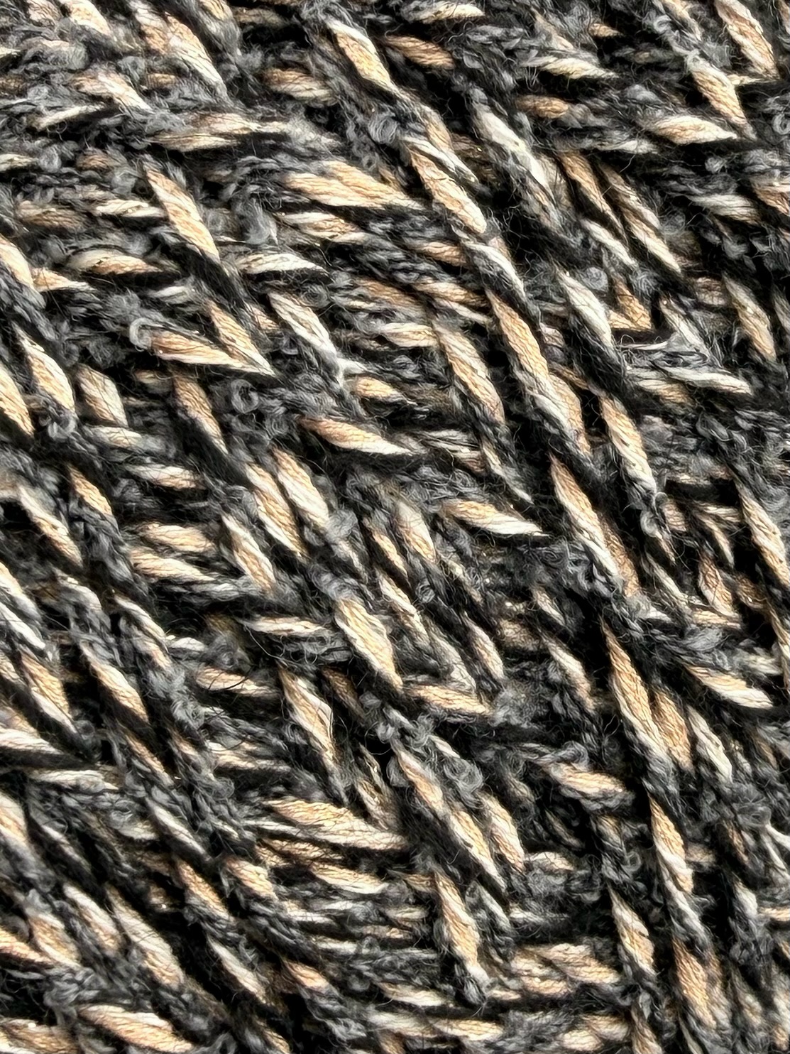 Outlet 16 – Mouliné Designgarne 200–300 m / 100 g