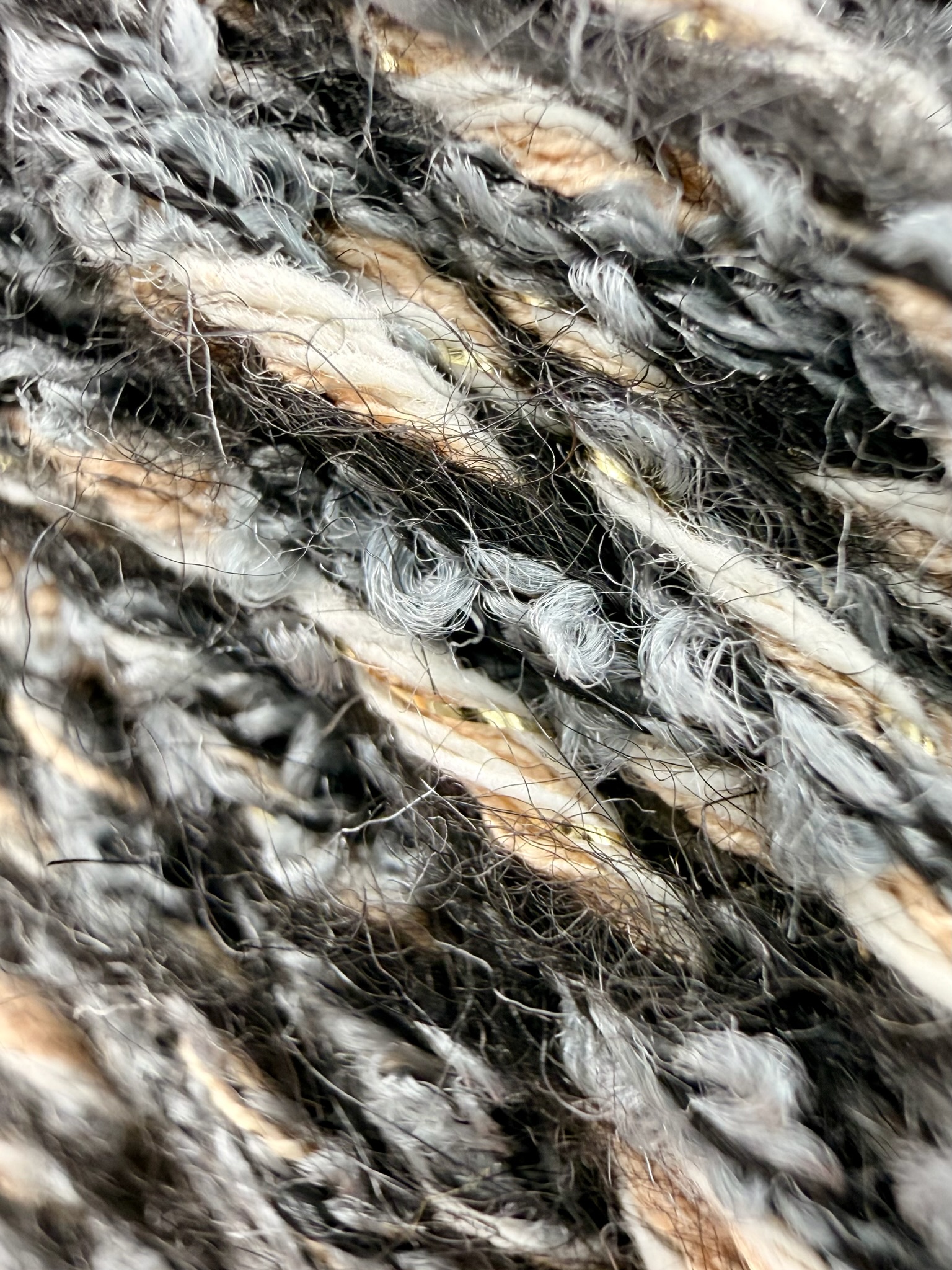 Outlet 16 – Mouliné Designgarne 200–300 m / 100 g foto 3