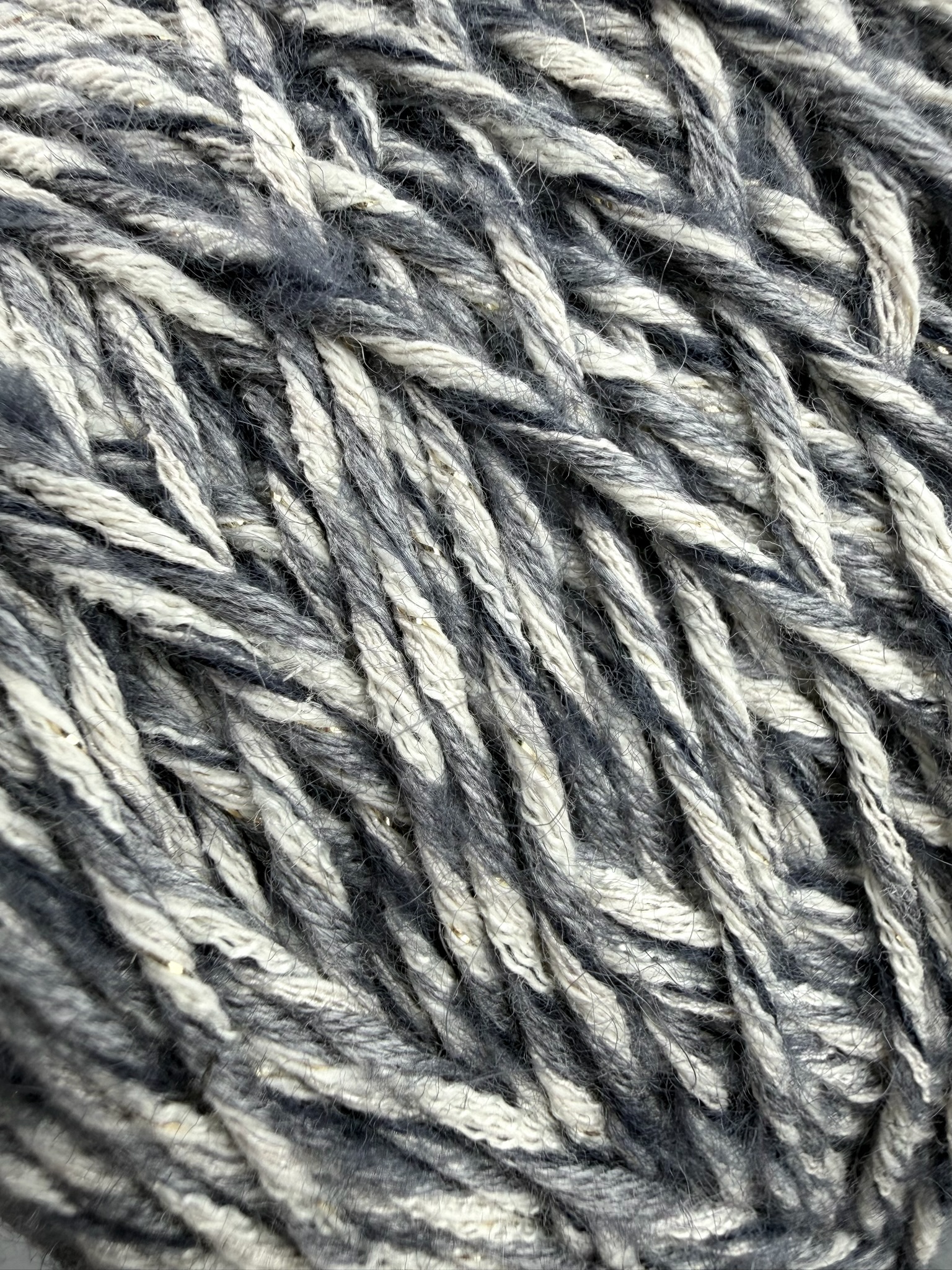 Outlet 17 – Mouliné Designgarne 200–300 m / 100 g foto 3