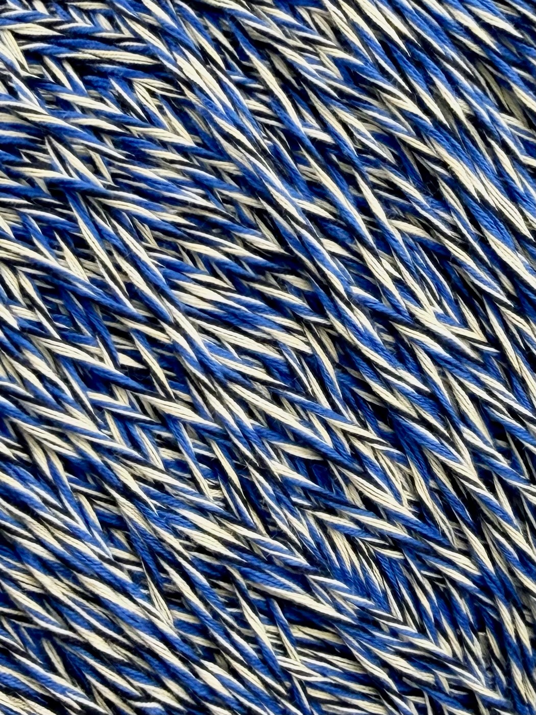 Outlet 25 – Mouliné Designgarne 200–300 m / 100 g