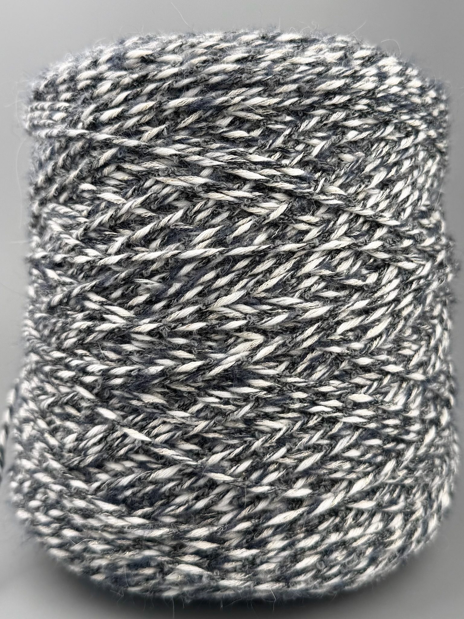 Outlet 9 – Mouliné Designgarne 200–300 m / 100 g foto 2