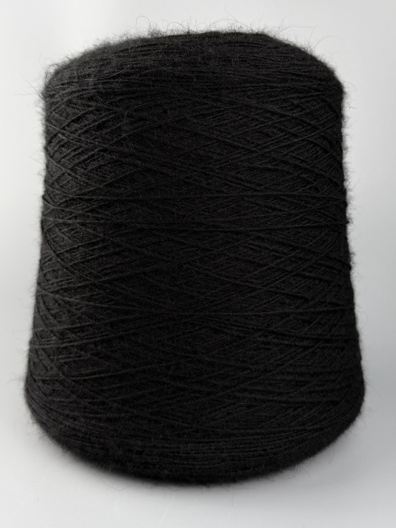 Outlet 54 – Fil en mélange de laine 700 m / 100 g  col. Noir photo 2