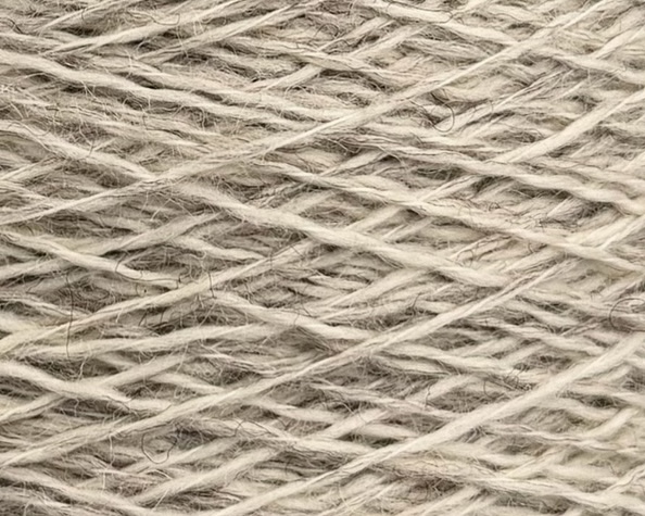 Fil en laine gris-beige naturel 330 m / 100 g (Outlet)