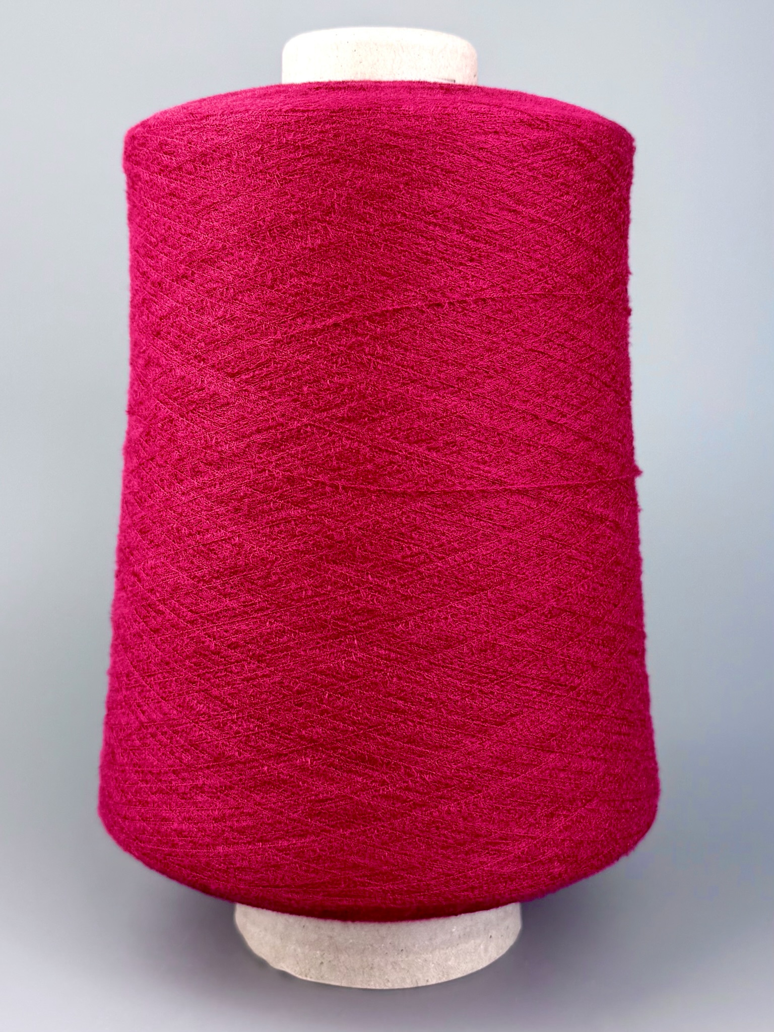 Lineapiù Italia Giselle NM 24000 – Garn mit samtigem Chenille-Effekt col. Himbeerrot foto 2