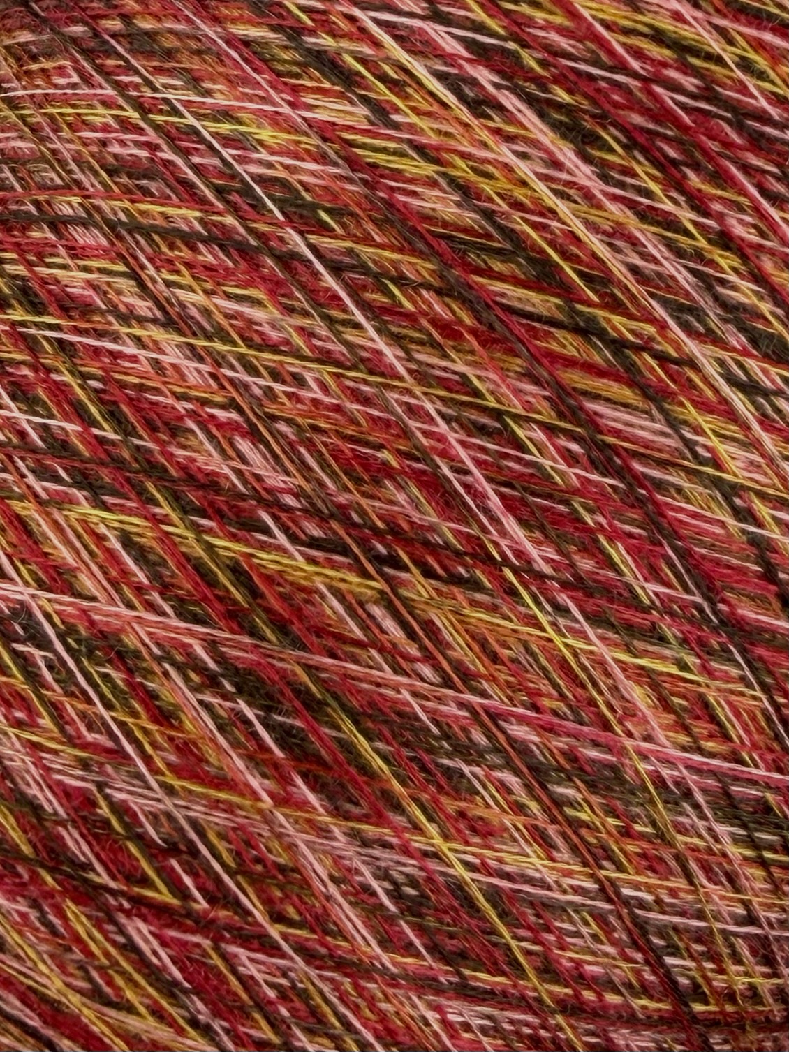 Art. Auriga Nm 2/60 – Garn aus 70% gekämmtem Kaschmir und 30% Seide col. ST2868 | Zimpfer Wolle Selezione