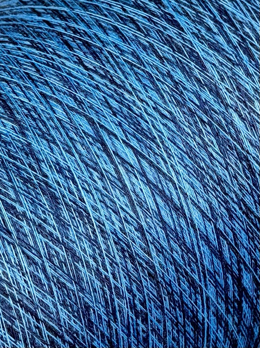 Art. Auriga Nm 2/60 – Garn aus 70% gekämmtem Kaschmir und 30% Seide col. ST3540 | Zimpfer Wolle Selezione