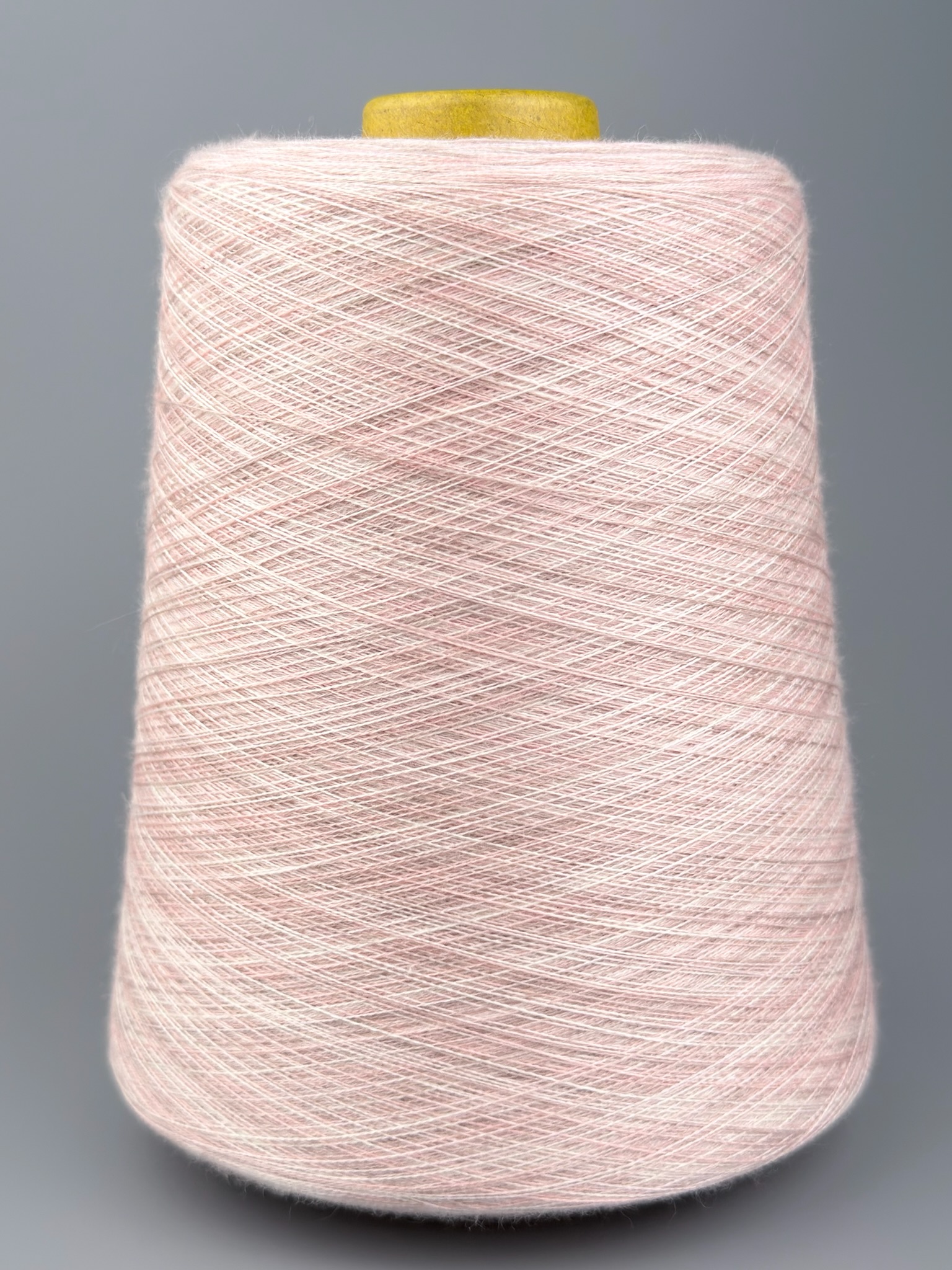 Art. Auriga Nm 2/60 – Garn aus 70% gekämmtem Kaschmir und 30% Seide col. ST3653 | Zimpfer Wolle Selezione foto 2