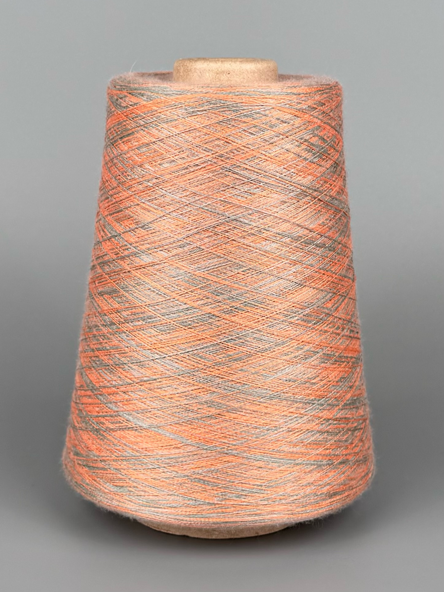 Art. Auriga Nm 2/60 – Garn aus 70% gekämmtem Kaschmir und 30% Seide col. ST3863 | Zimpfer Wolle Selezione foto 2