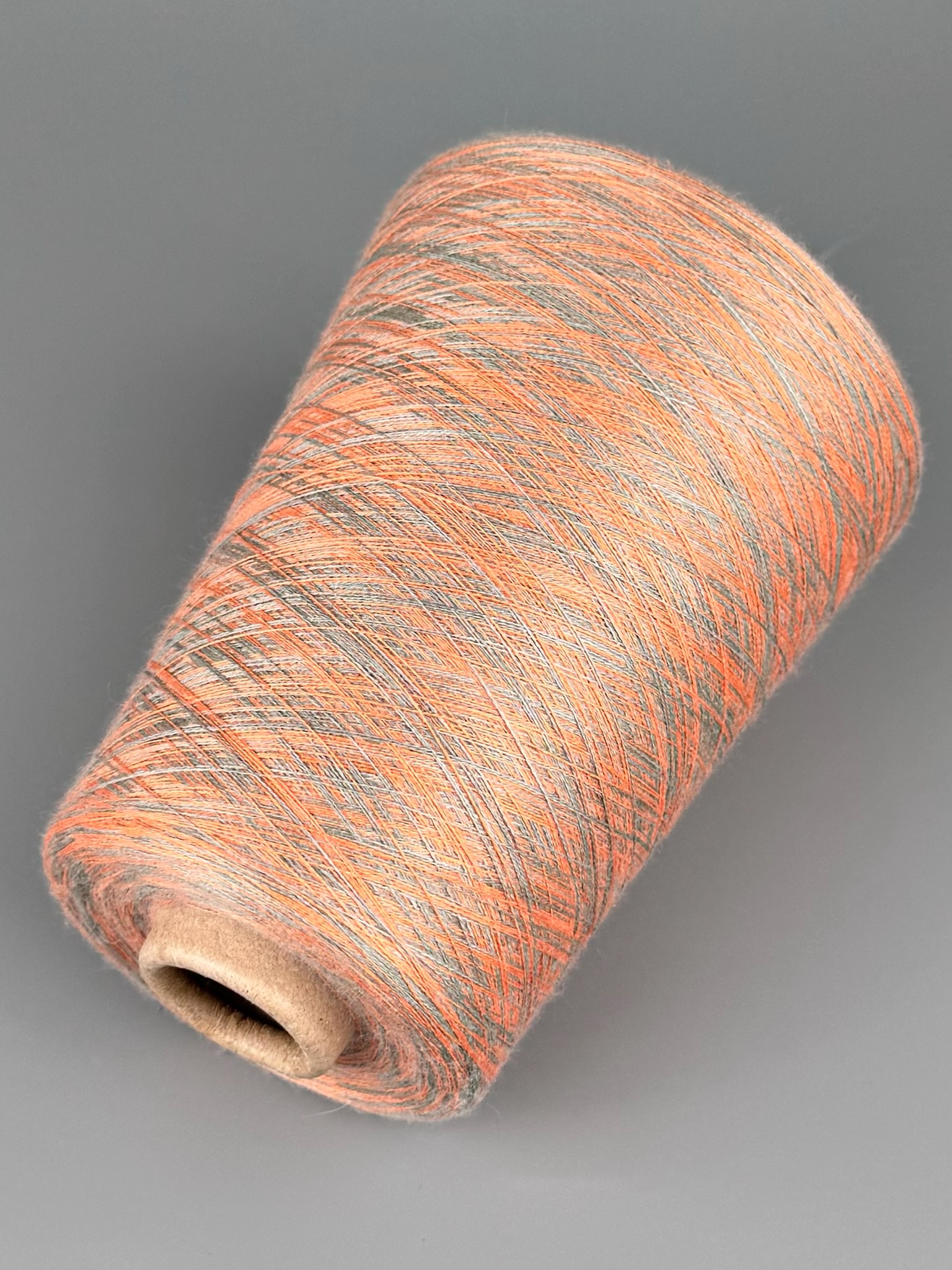 Art. Auriga Nm 2/60 – Garn aus 70% gekämmtem Kaschmir und 30% Seide col. ST3863 | Zimpfer Wolle Selezione foto 3